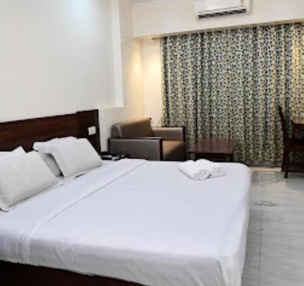 هتل Suncity Prayagraj