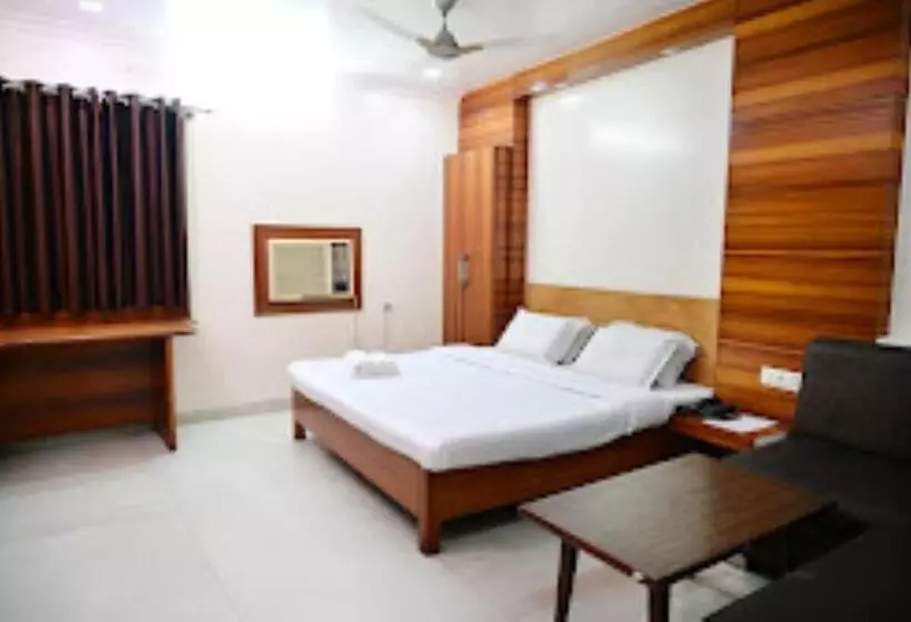 ホテル Suncity Prayagraj