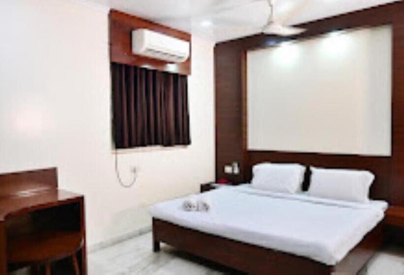 هتل Suncity Prayagraj