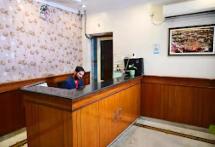 ホテル Suncity Prayagraj