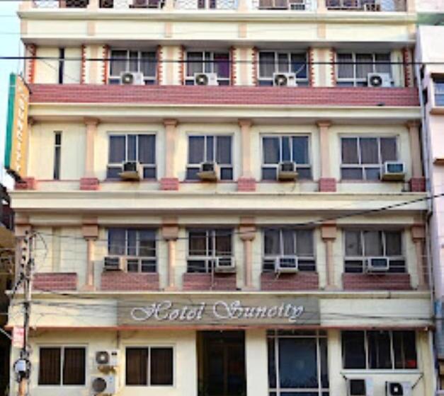 هتل Suncity Prayagraj