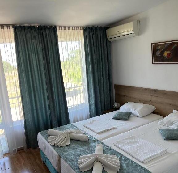 هتل Surf Primorsko