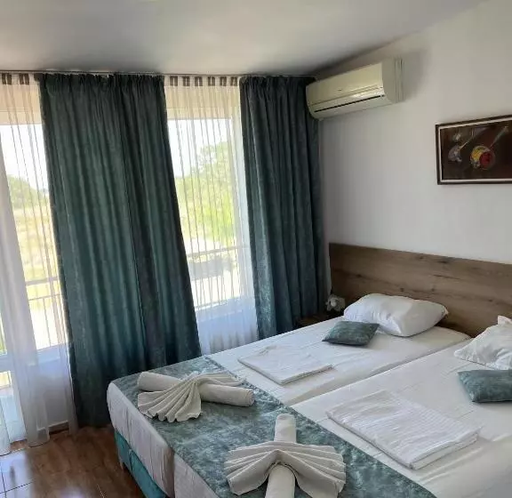 هتل Surf Primorsko