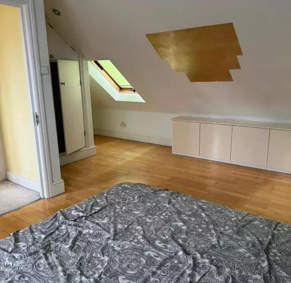 ベッドアンドブレックファースト Krystal Residence