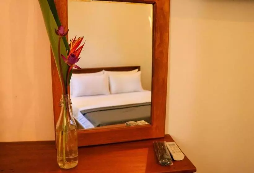 Aamiaismajoitus (B&B) Opera House Hiriketiya#