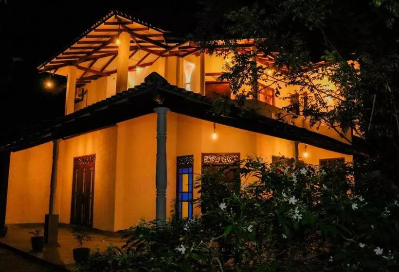 Aamiaismajoitus (B&B) Opera House Hiriketiya#