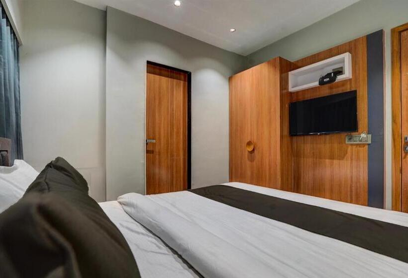 Collection O Hotel Relax Inn