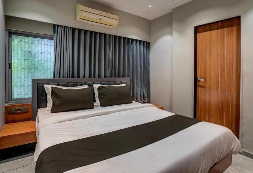 Collection O Hotel Relax Inn