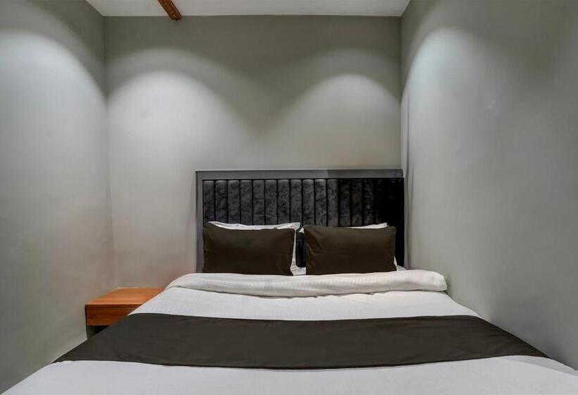 Collection O Hotel Relax Inn