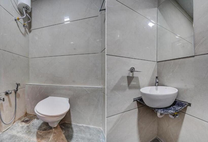 Collection O Hotel Relax Inn