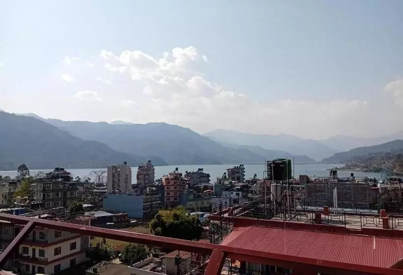 هتل Astro