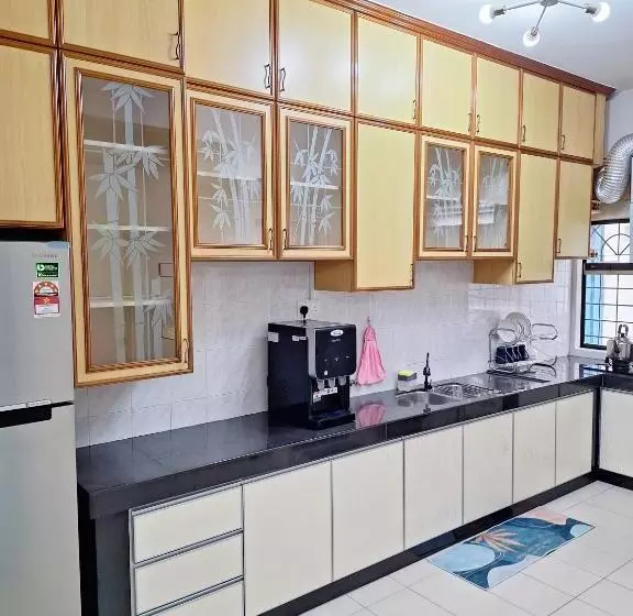 Majatalo 23 Sri Kluang Homestay Up To 15pax