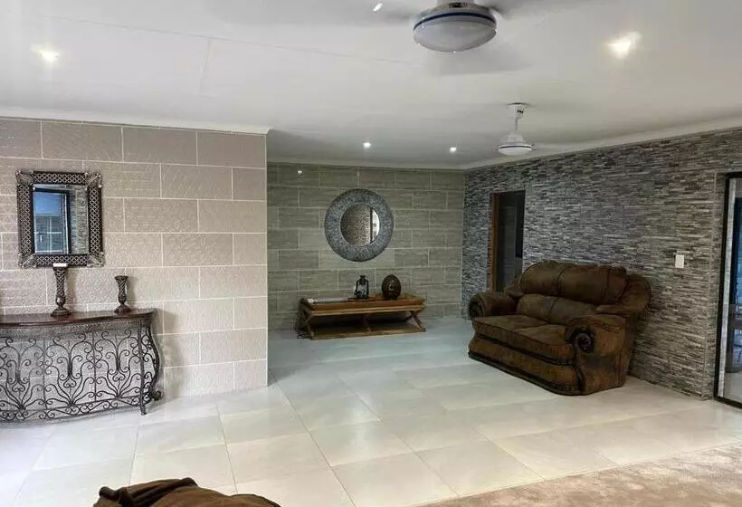 ペンション Eagles View Kungwini