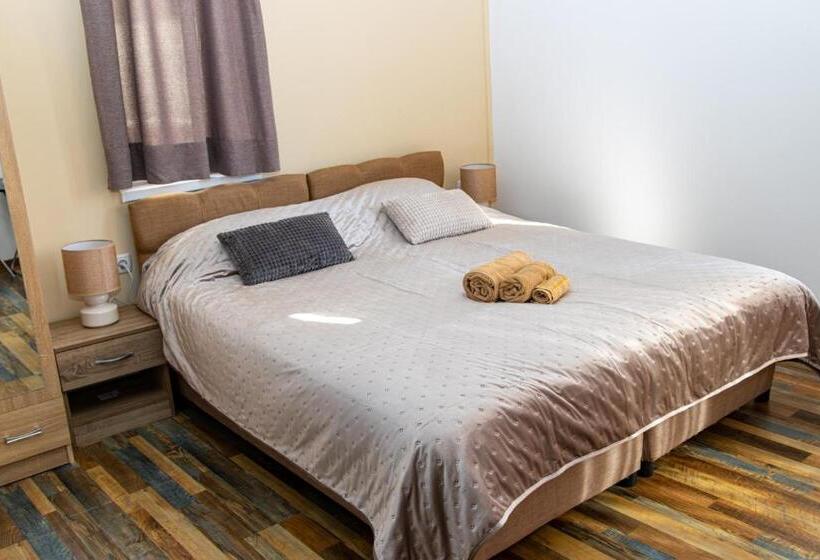 بنسيون Navial 1