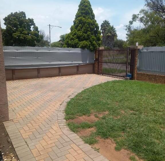 Пансион River Inn Guest H