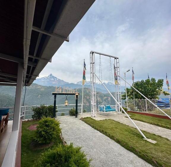 14 Miles Hotel And Restaurant