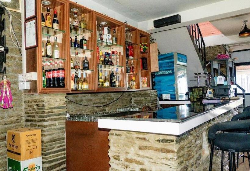 14 Miles Hotel And Restaurant