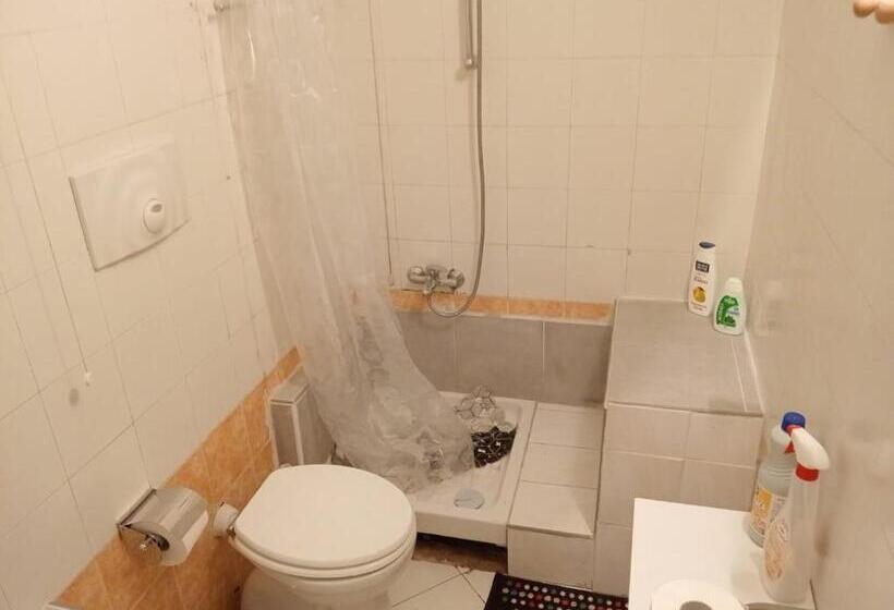 ベッドアンドブレックファースト Alma