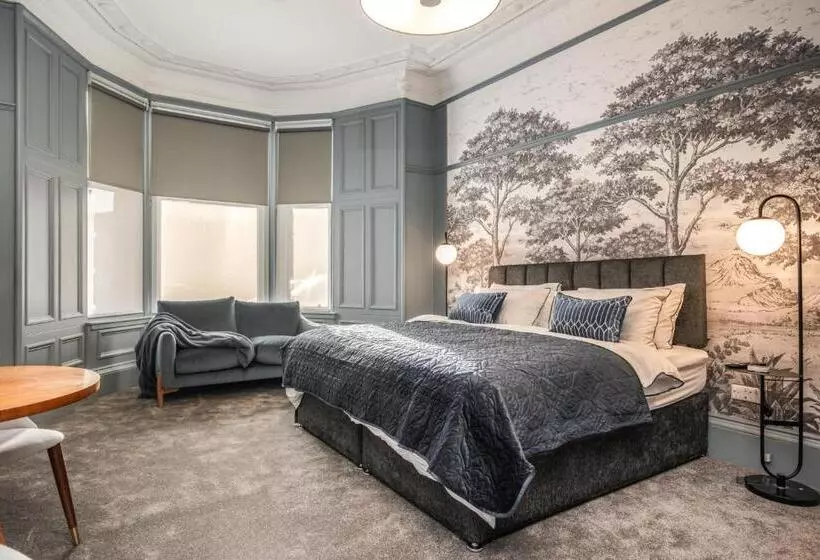 Bluebell Studio Glasgow Airport