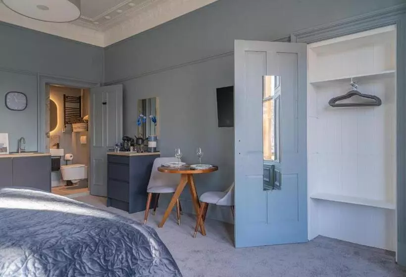 Bluebell Studio Glasgow Airport