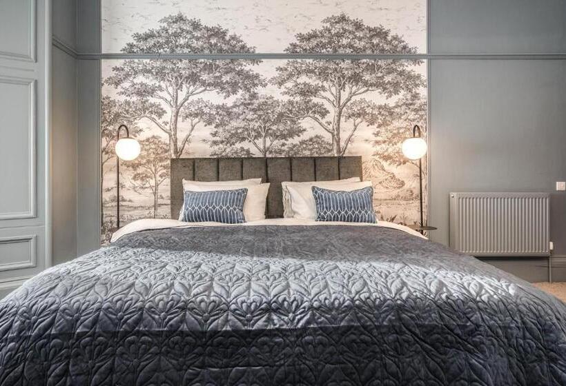 Bluebell Studio Glasgow Airport