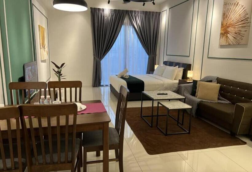 هتل Chamber Laboni Suite Kl