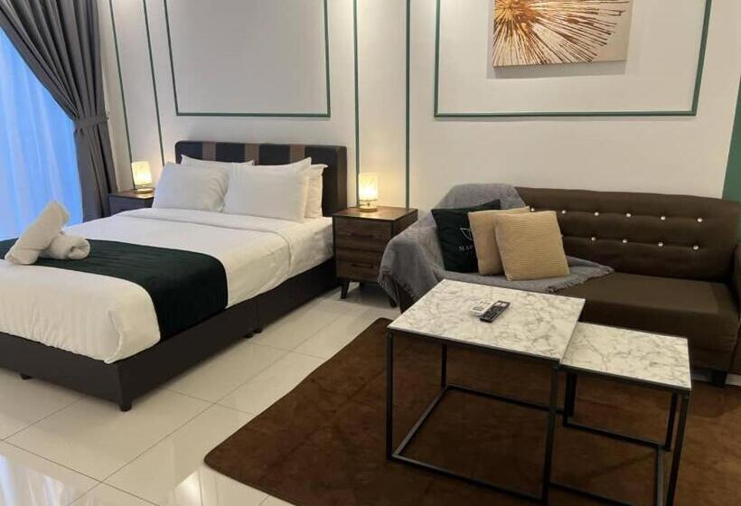 هتل Chamber Laboni Suite Kl