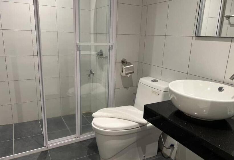 هتل Chamber Laboni Suite Kl