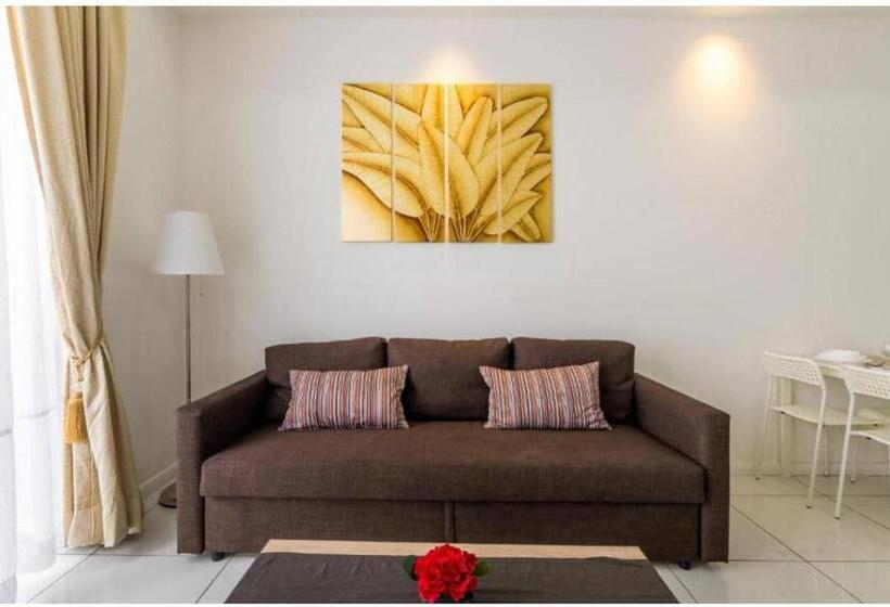هتل Chamber Laboni Suite Kl