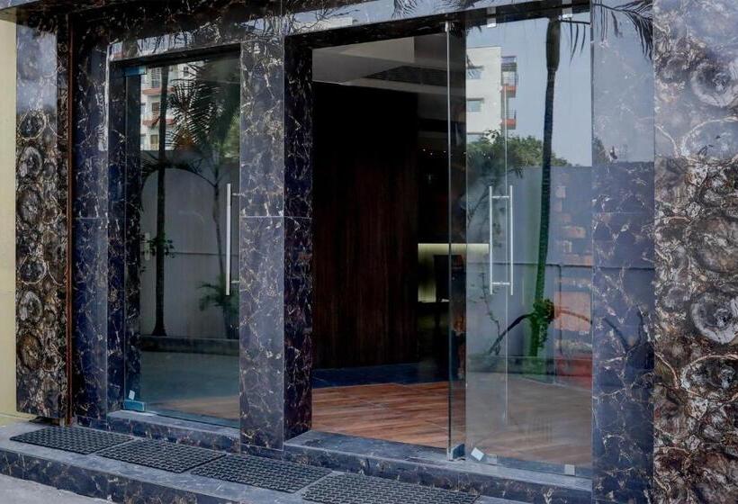 בית מלון כפרי Queens Resort