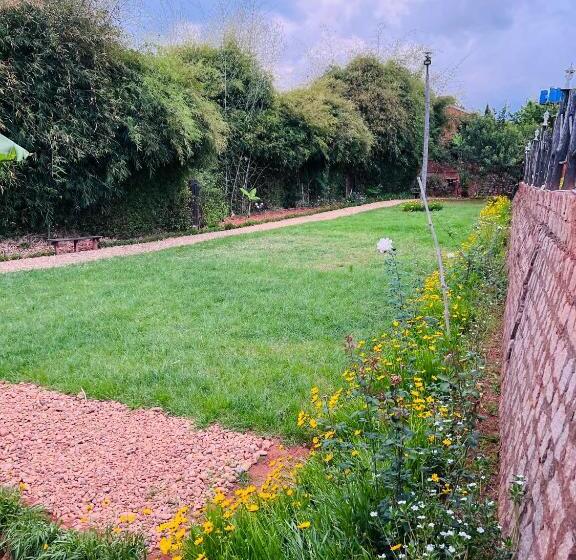 هتل La Sirena Ambositra