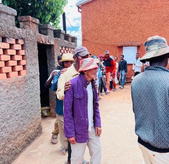 هتل La Sirena Ambositra