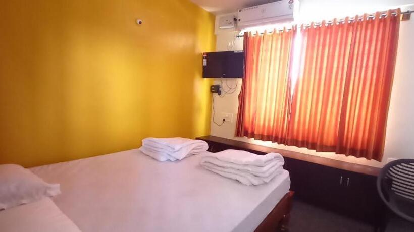 Отель Shiva Deluxe Lodge