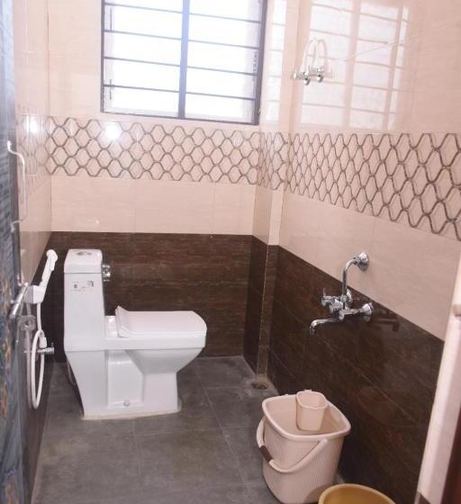 Отель Shiva Deluxe Lodge