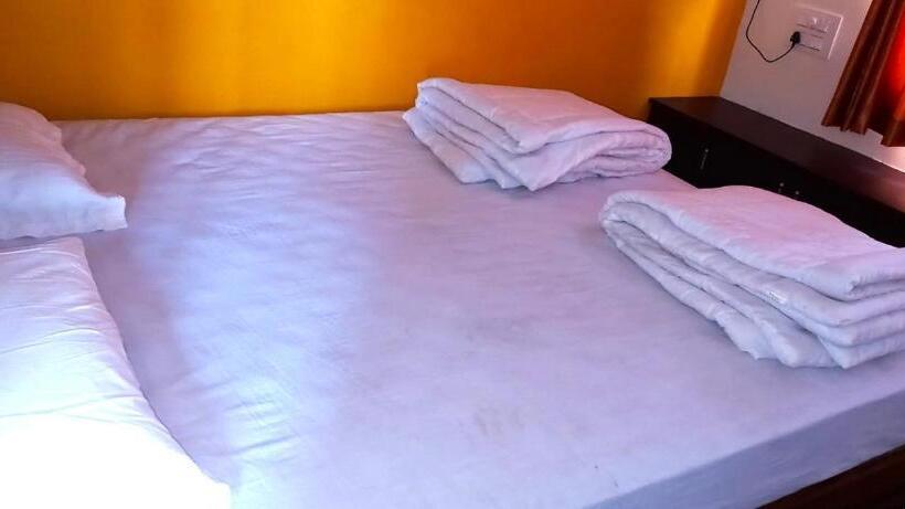 Отель Shiva Deluxe Lodge