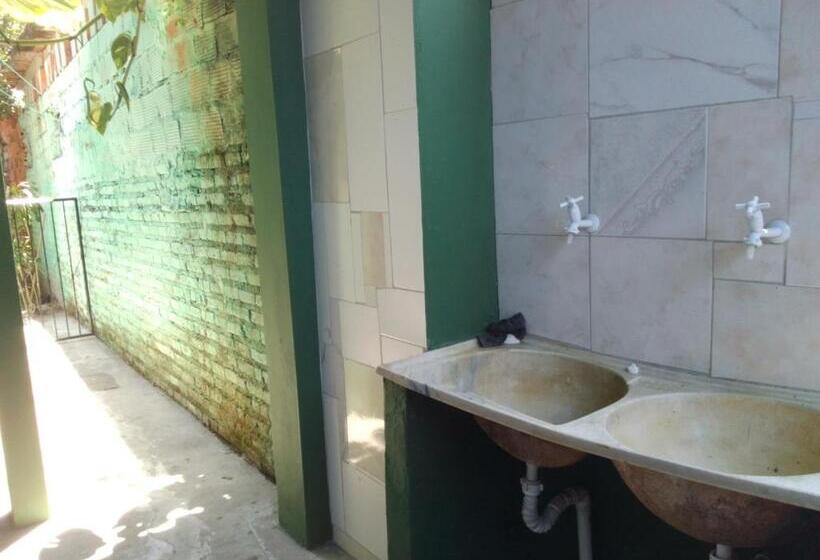 פנסיון Beach House