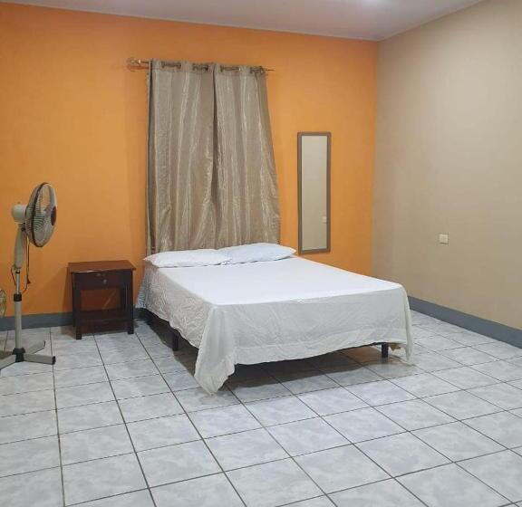 پانسیون Ixoras Guest House