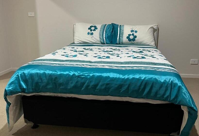 פנסיון Star Parvillion Hide Away