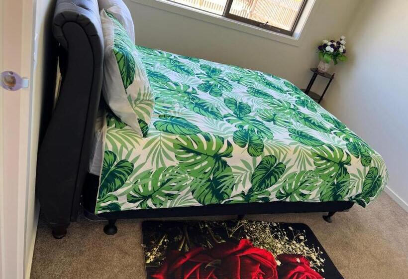 פנסיון Star Parvillion Hide Away