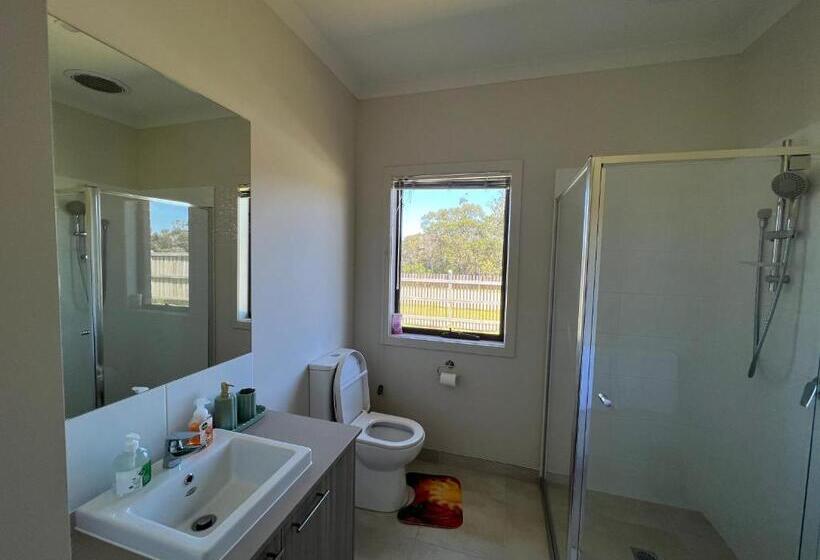 פנסיון Star Parvillion Hide Away