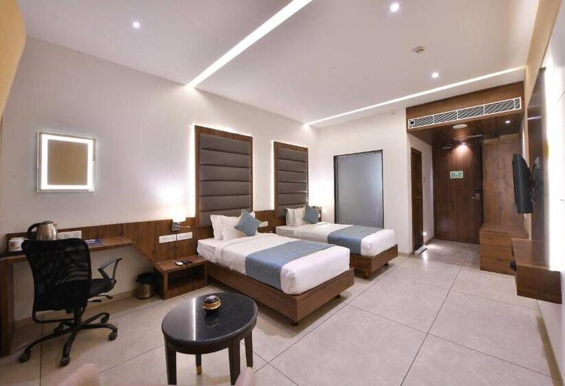 منتجع Clubhouse Hotel Morbi