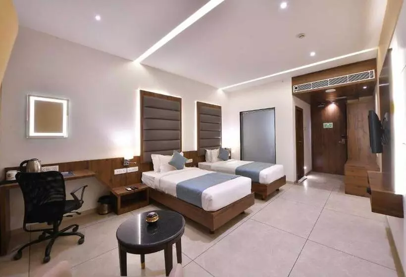 Lomakeskus Clubhouse Hotel Morbi