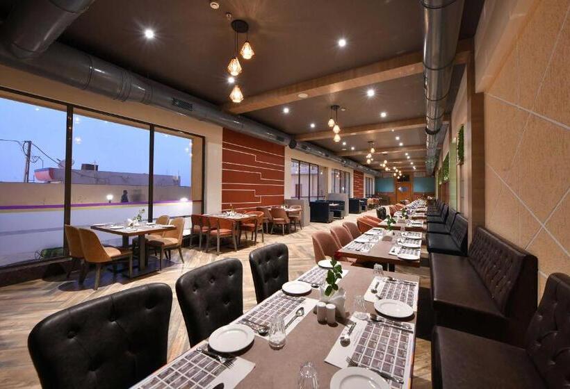 منتجع Clubhouse Hotel Morbi