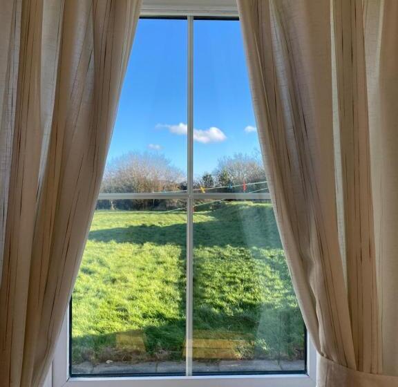 Nocleg ze śniadaniem Coastal Living Wild Atlantic Way   Near Strandhill