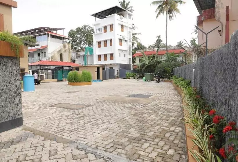 هتل Alankar Tourist Bunglow