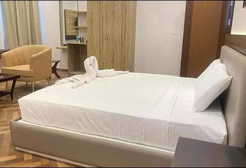 Fabhotel Easy Nest