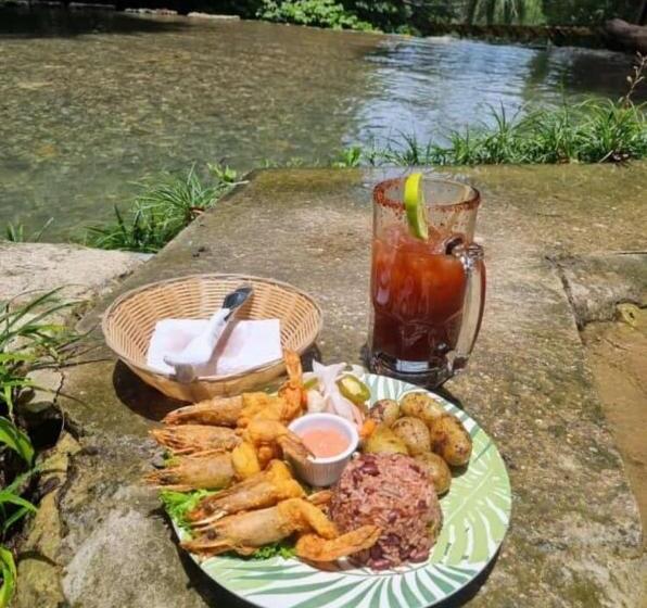 هتل Posada De Don Alonso