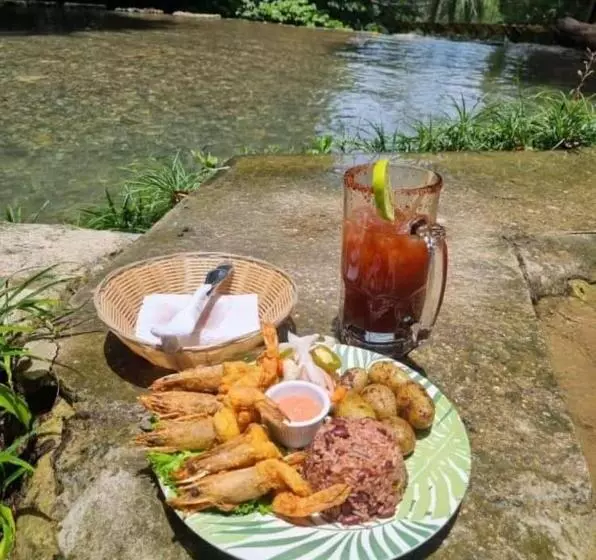 هتل Posada De Don Alonso