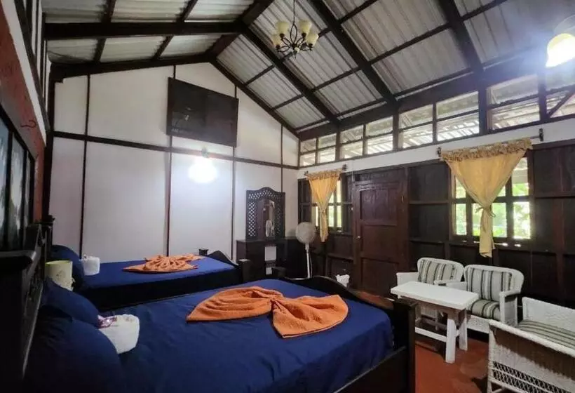 هتل Posada De Don Alonso