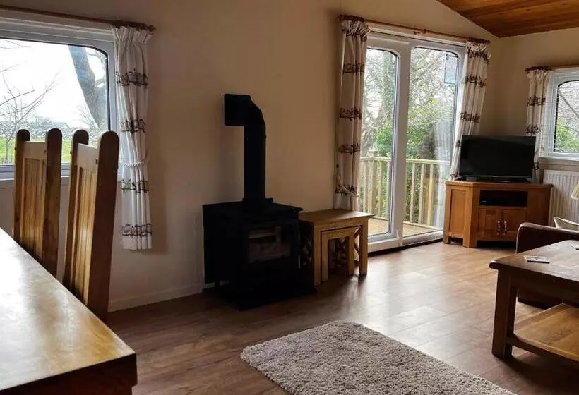 Old Mill Retreat, By River/sea/country Nr Barmouth Dogs